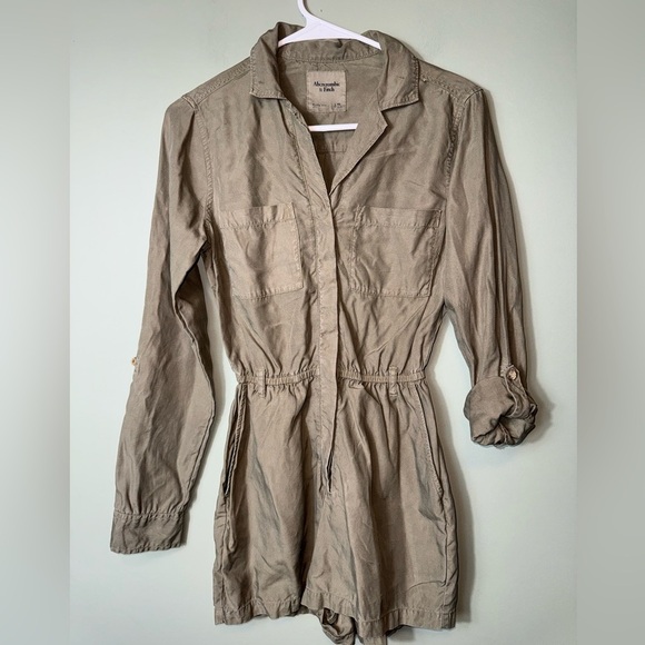 Abercrombie & Fitch Women’s Long Sleeve Shorts Romper Olive Green Size‎ XS - Picture 1 of 6